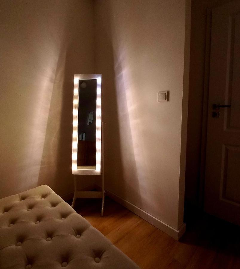 Nice Apartament With Small Tub Варшава Екстериор снимка