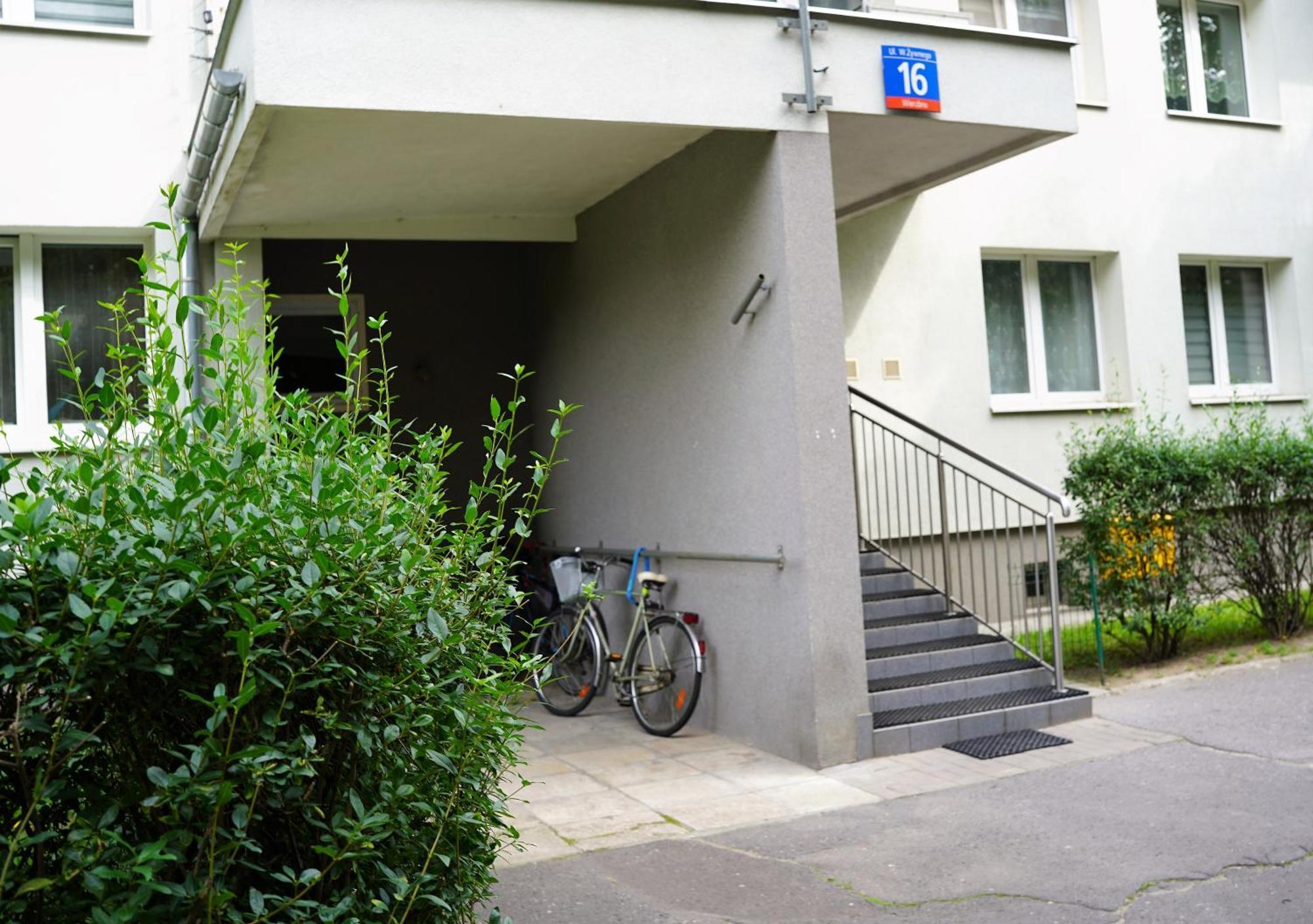 Nice Apartament With Small Tub Варшава Екстериор снимка